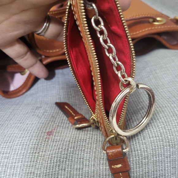 DOONEY AND BOURKE SAFFIANO KENDALL CROSSBODY BAG /WITH COIN BAG KEEY CHAIN - Picture 14 of 16